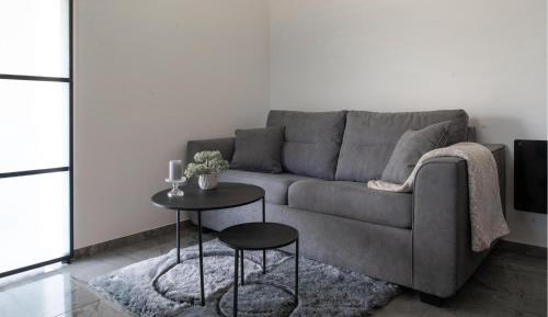 One-Bedroom Holiday Home