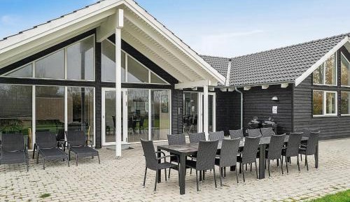 Seven-Bedroom Holiday Home