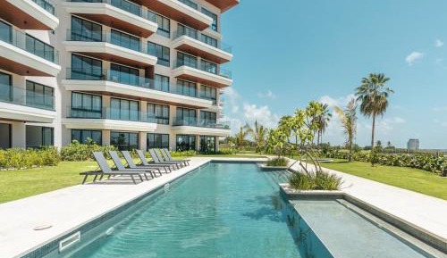 Apartment with Pool View 