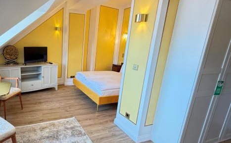 Large Double Room