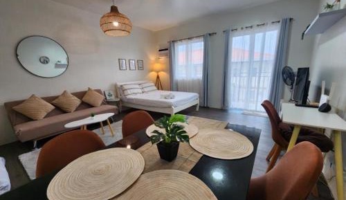 Family Room with Mountain View