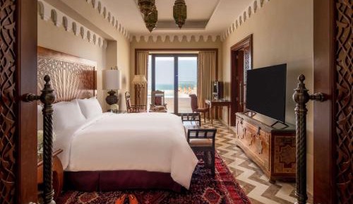 Opera King Suite with exclusive rooftop swimming pool and terrace