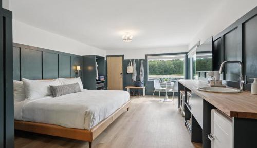 King Suite with Balcony