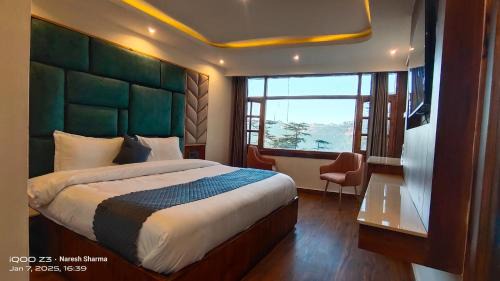 King Room with Mountain View