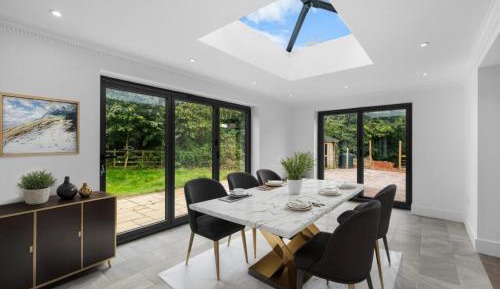 Five-Bedroom Premium Apartment