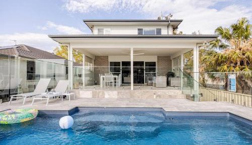 Five-Bedroom Holiday Home