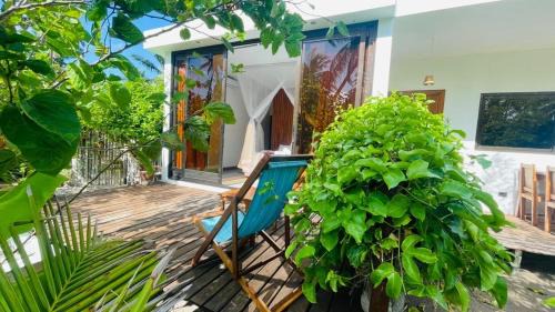 Queen Room with Garden View