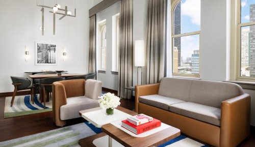 Deluxe Suite with Spa Bath