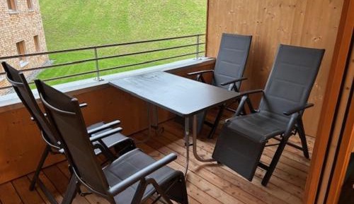 One-Bedroom Apartment with Balcony