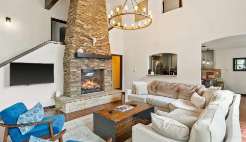 Five-Bedroom Holiday Home
