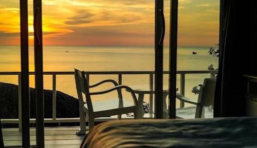 Bungalow with Sea View