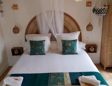 Queen Suite with Pool View