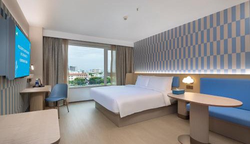 Deluxe King Room