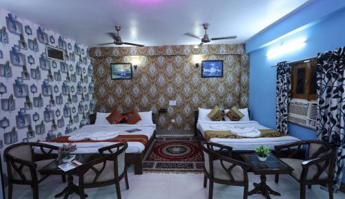 Family Room with Mountain View