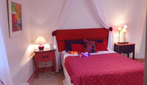Deluxe Room (2 Adults + 1 Child)