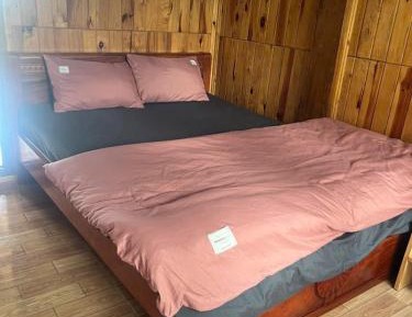 Single Room with Shared Bathroom