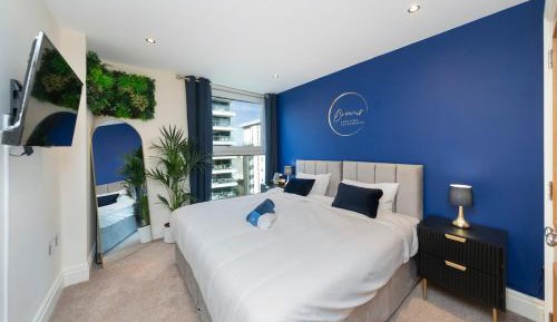 Two-Bedroom Deluxe Apartment with Harbor View