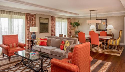 Luxury Suite, 1 Bedroom Suite, 1 King, Sofa bed, Balcony