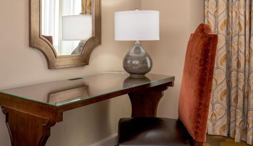 Corner Suite, 1 Bedroom Suite, King, Corner room, Balcony