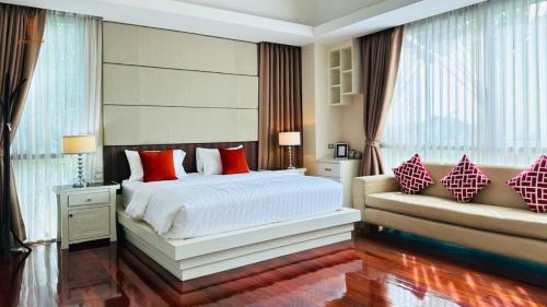 King Room with Pool View