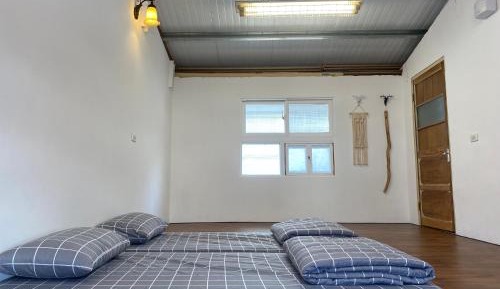 Family Room with Garden View