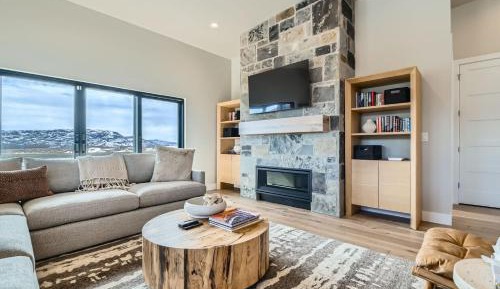 Four-Bedroom Holiday Home