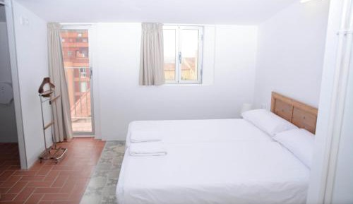 Twin Room with Private Bathroom
