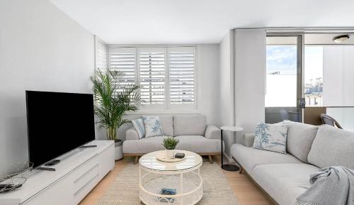 One-Bedroom Apartment with Balcony