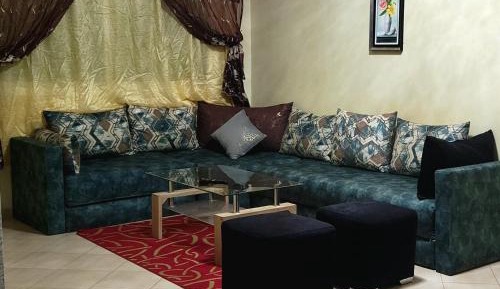 Deluxe One-Bedroom Apartment