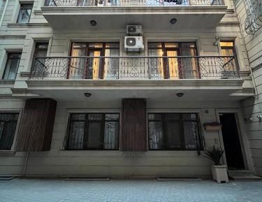 Deluxe One-Bedroom Apartment