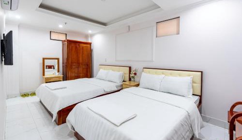 Quadruple Room with Private Bathroom