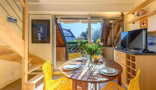 Two-Bedroom Apartment with Balcony