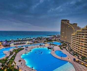Two-Bedroom Apartment with Terrace and Sea View
