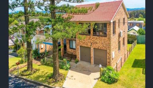 Three-Bedroom Holiday Home 