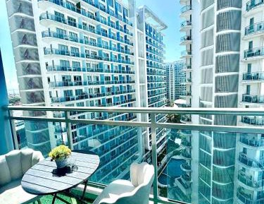 Studio with Balcony