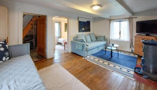 One-Bedroom Holiday Home