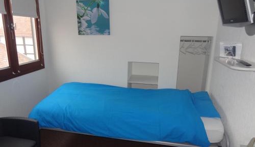 Single Room with Shared Shower and Toilet