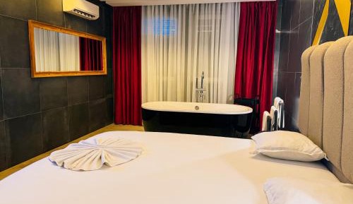 King Room with Spa Bath
