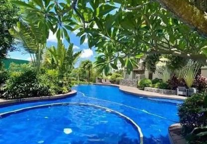 One-Bedroom Apartment with Balcony and Water View