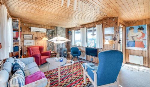 Three-Bedroom Holiday Home 