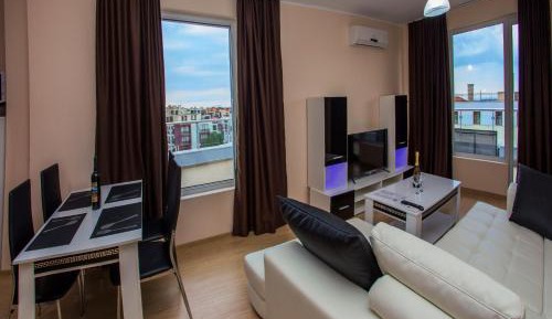 Deluxe Apartment
