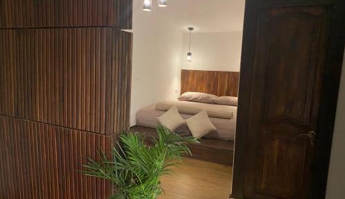 Deluxe King Suite