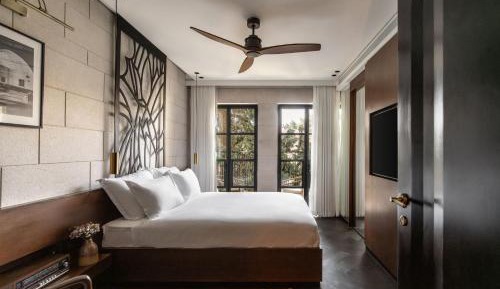 Junior Suite with Balcony