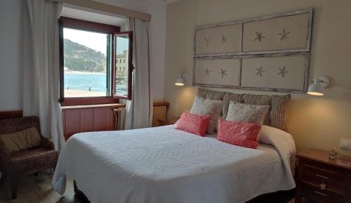 Double or Twin Room with Sea View