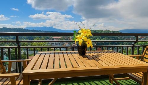 Suite with Mountain View