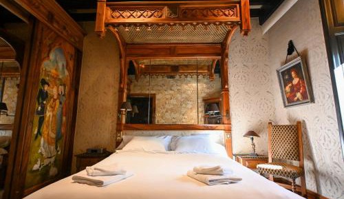Queen Room with Garden View