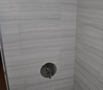 Deluxe Queen Bed with Bathtub - Smoking