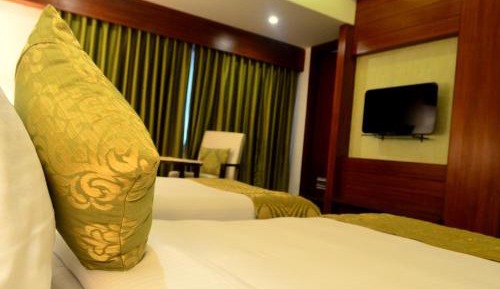 Deluxe Double Room (2 Adults + 1 Child)