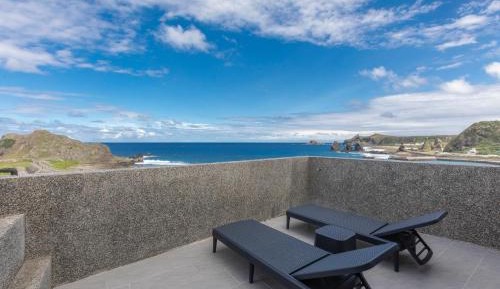 Deluxe Double Room with Balcony and Sea View