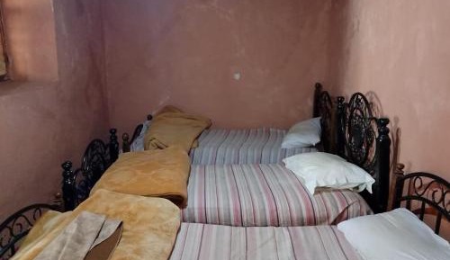10-Bed Mixed Dormitory Room